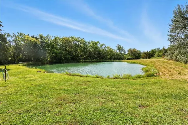 1082 NE 75 RD, Knob Noster, MO 65336