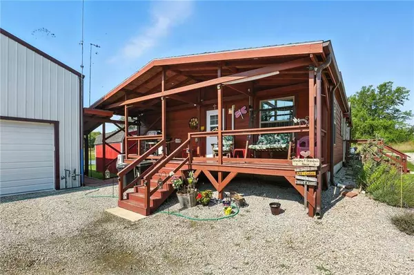 1082 NE 75 RD, Knob Noster, MO 65336