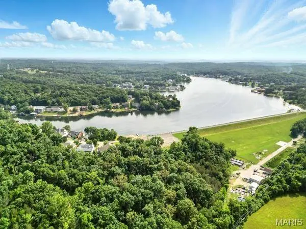 10056 Waterford DR, Unincorporated, MO 63050