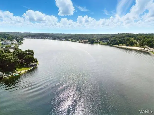 10056 Waterford DR, Unincorporated, MO 63050