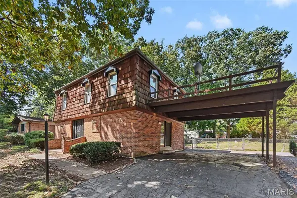 5253 Ozarkglen DR, Mehlville, MO 63128