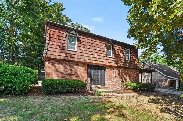 5253 Ozarkglen DR, Mehlville, MO 63128