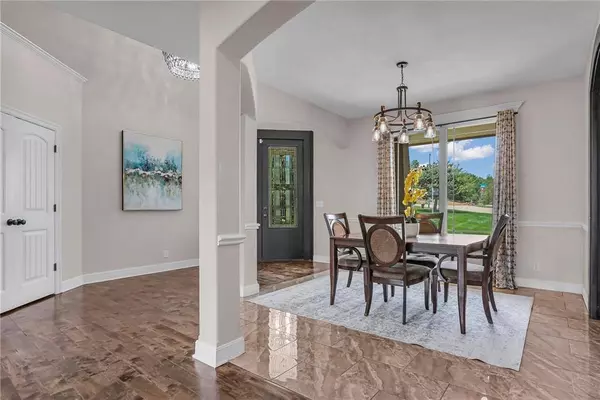 2204 SE Pine Gate CIR, Blue Springs, MO 64014