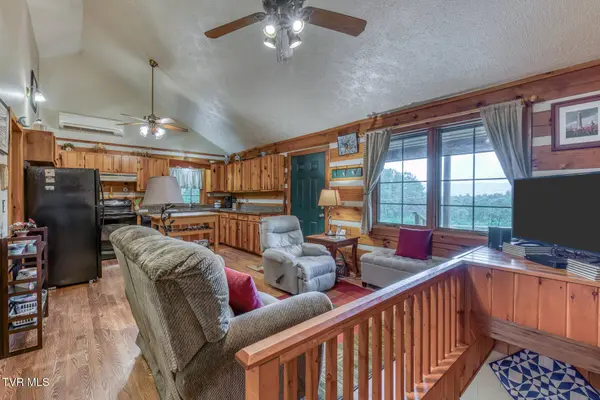 996 Fox Hollow RD, Mountain City, TN 37683