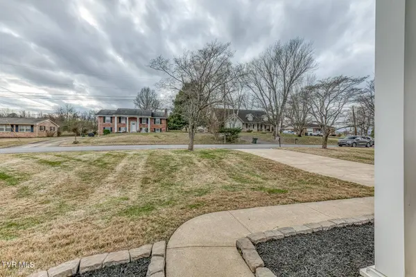 110 Hazelwood DR, Gray, TN 37615