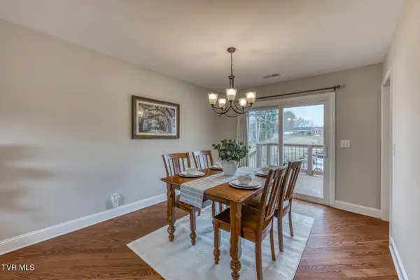 110 Hazelwood DR, Gray, TN 37615