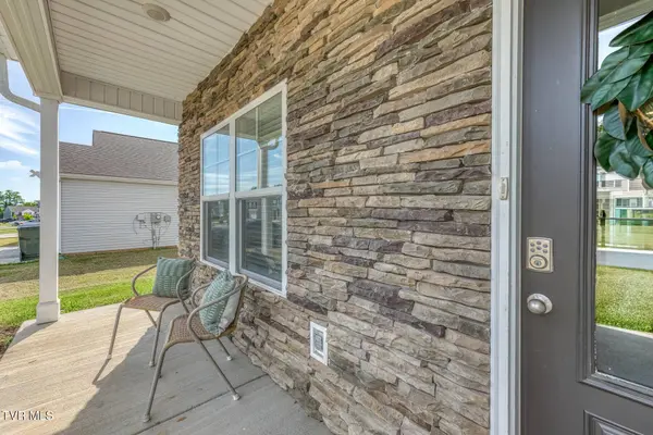 5581 Wildlife CIR, Piney Flats, TN 37686