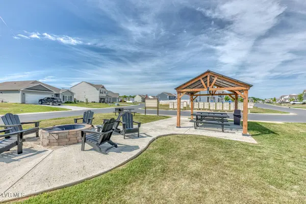 5581 Wildlife CIR, Piney Flats, TN 37686