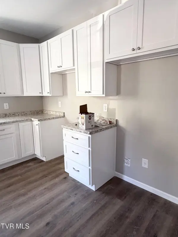 1008 Henry ST, Johnson City, TN 37601