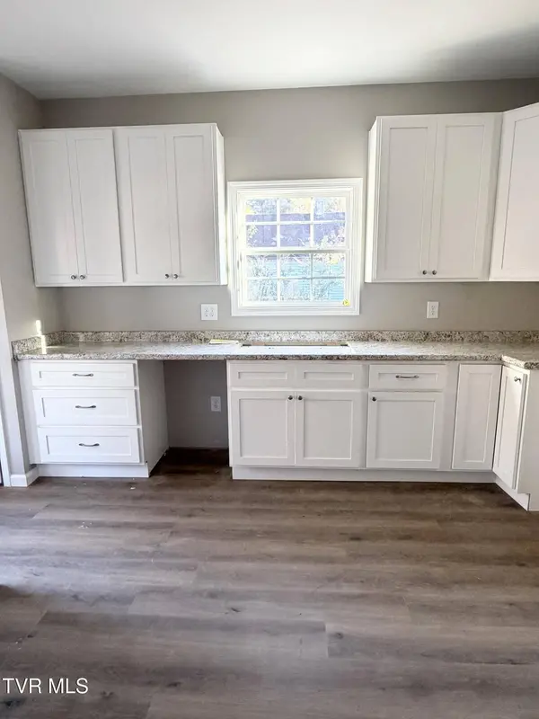 1008 Henry ST, Johnson City, TN 37601