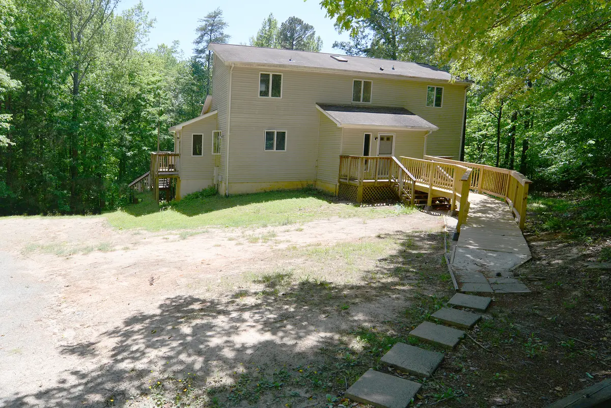 1298 Covered Bridge Dr, Madison, VA 22727-4335