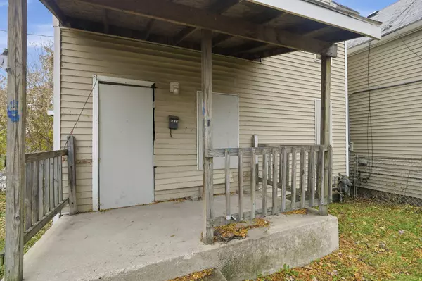 877 Oakland SW Avenue, Grand Rapids, MI 49503