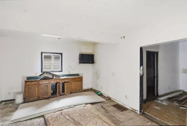 877 Oakland SW Avenue, Grand Rapids, MI 49503