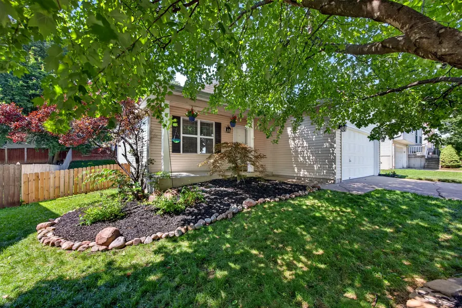 1281 Harvest Ridge Dr, St Charles, MO 63303-5993