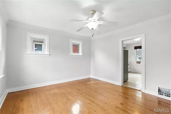 529 N 7th ST, St Charles, MO 63301