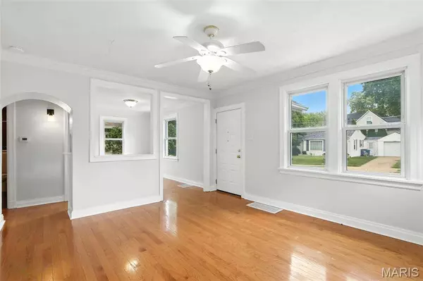 529 N 7th ST, St Charles, MO 63301