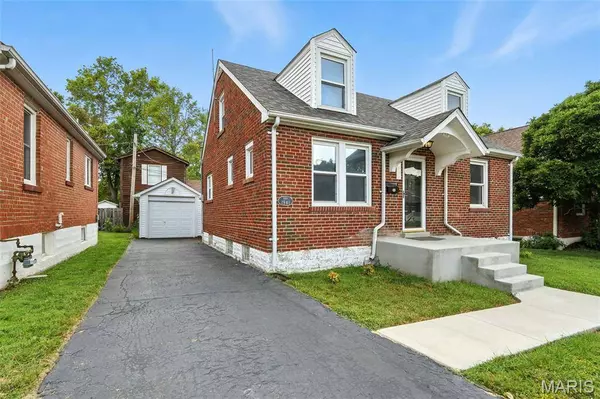 529 N 7th ST, St Charles, MO 63301