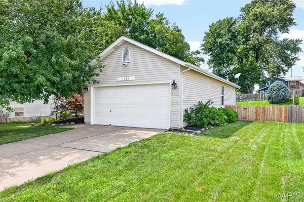 1281 Harvest Ridge DR, St Charles, MO 63303