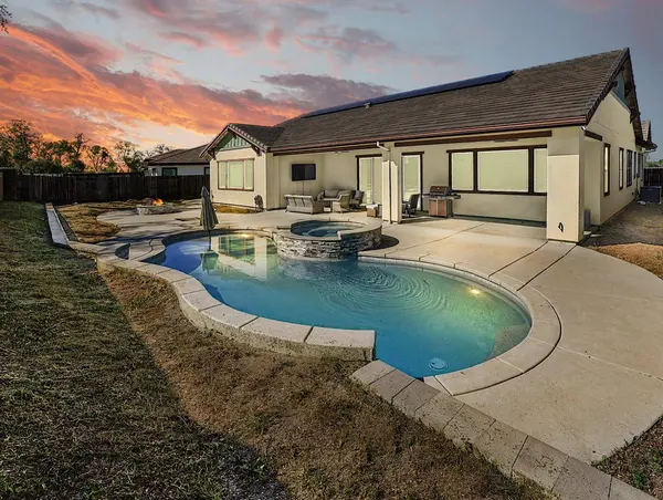 2135 Pinehurst DR, Lincoln, CA 95648