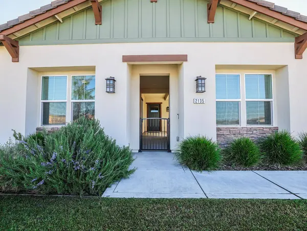 2135 Pinehurst DR, Lincoln, CA 95648