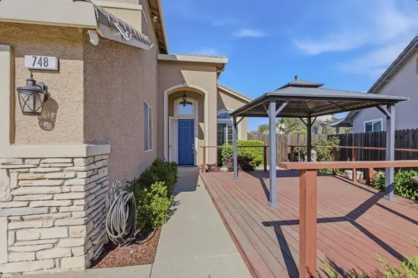 748 Swallowview CT, Lincoln, CA 95648