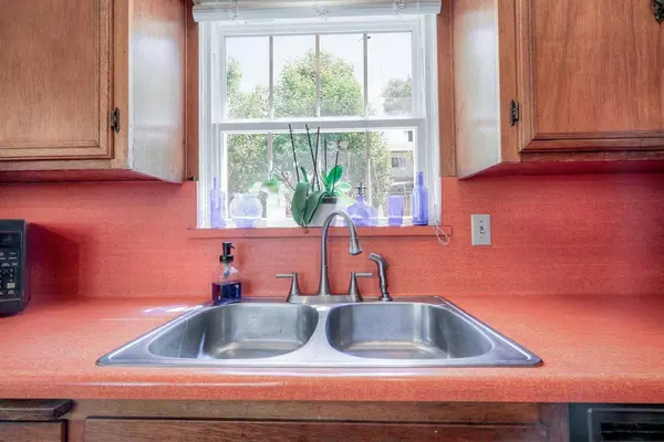 529 Landis CIR, Auburn, CA 95603