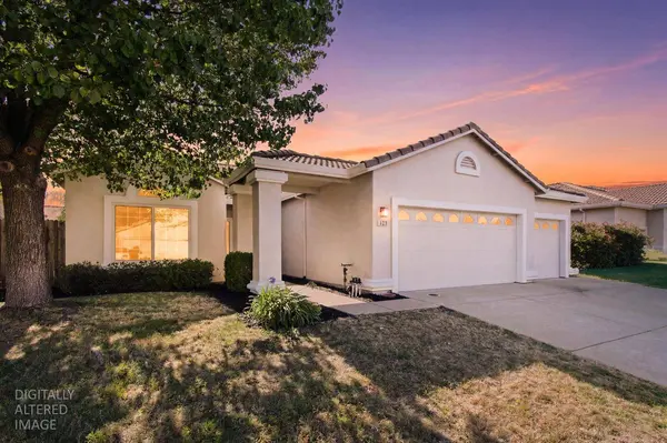 208 Wyatt CT, Lincoln, CA 95648