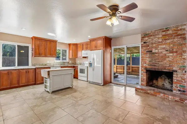 6241 Gena CT, Carmichael, CA 95608