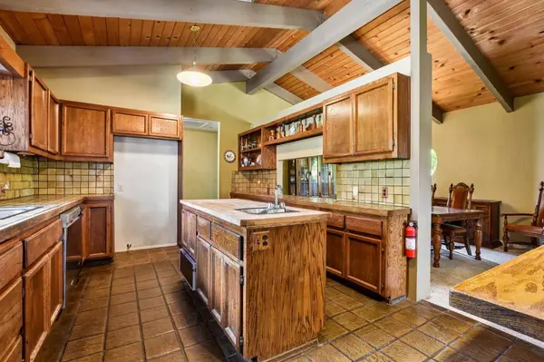 6180 Rustic Hills DR, Rocklin, CA 95677