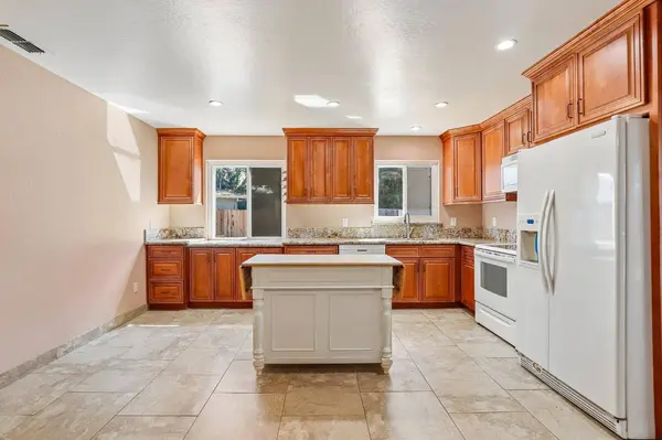 6241 Gena CT, Carmichael, CA 95608