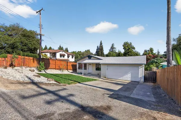8775 Sunset AVE