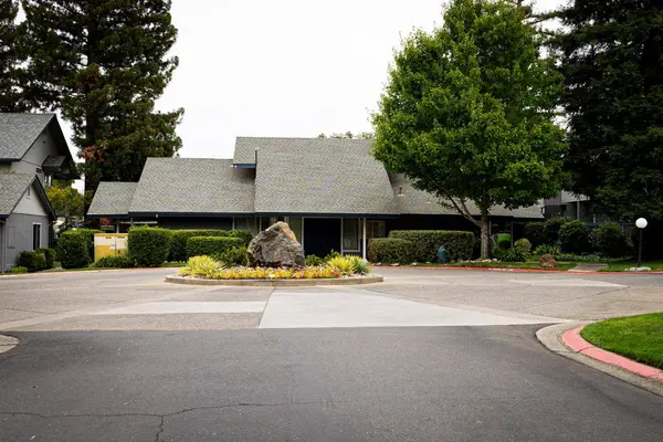 8103 Briar Ridge LN, Citrus Heights, CA 95610