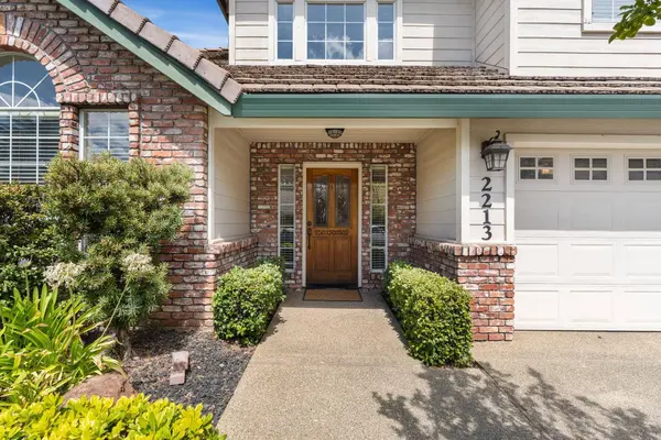 2213 Banbury CIR, Roseville, CA 95661
