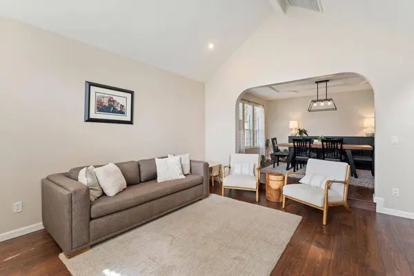 2213 Banbury CIR, Roseville, CA 95661