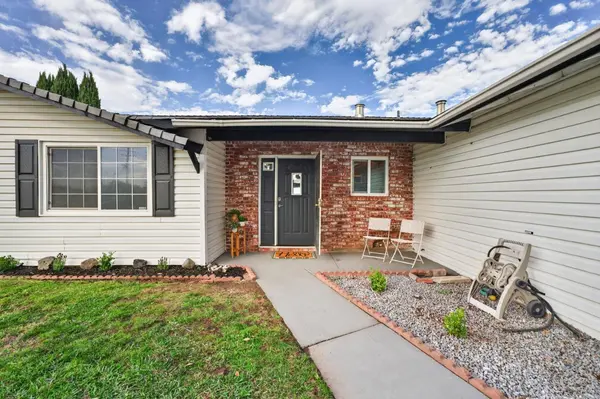 4327 Larson ST, Olivehurst, CA 95961