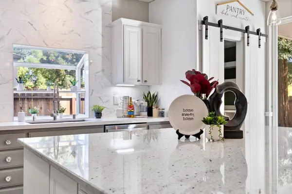 2445 Abbeyhill RD, Lincoln, CA 95648