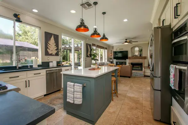 3927 Moraga DR, El Dorado Hills, CA 95762
