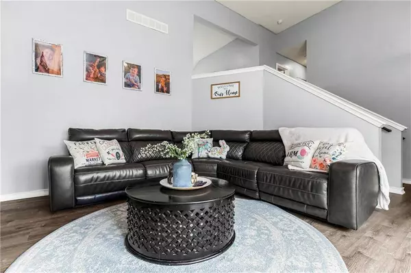 503 N Pine CT, Gardner, KS 66030