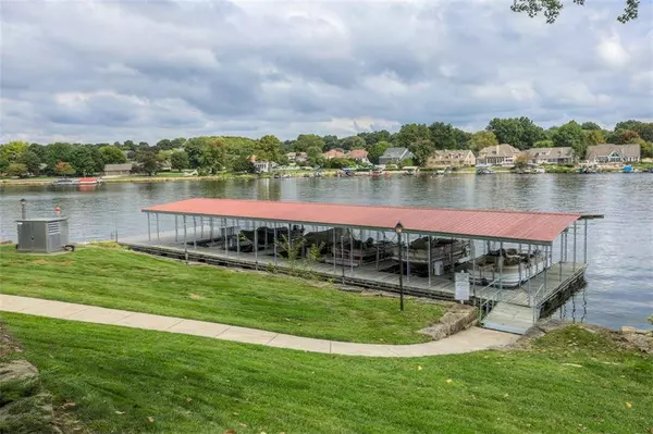 115 Teton RDG, Lake Winnebago, MO 64034