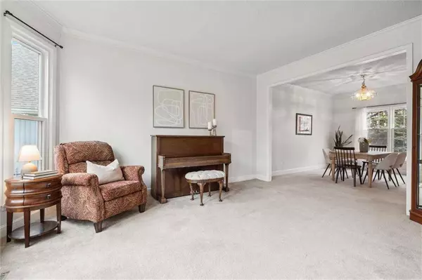 11503 Oakview DR, Lenexa, KS 66062