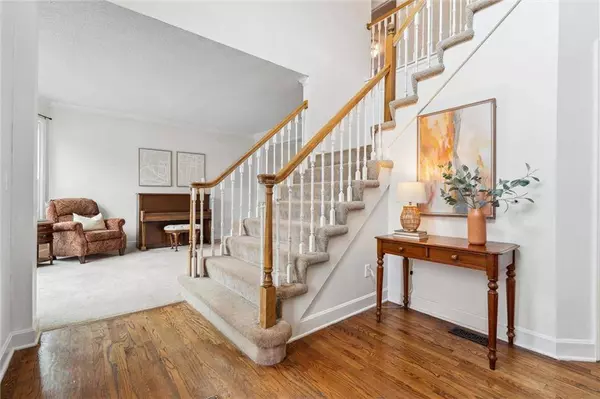 11503 Oakview DR, Lenexa, KS 66062