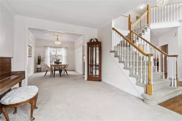 11503 Oakview DR, Lenexa, KS 66062