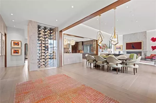 9358 Juniper Reserve DR, Prairie Village, KS 66207