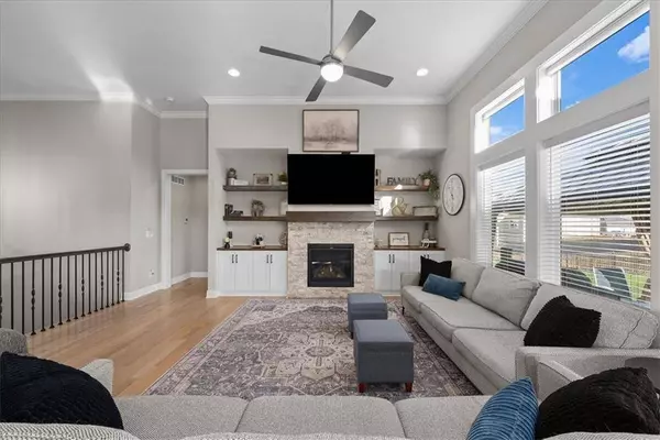 4290 Aspen DR, Basehor, KS 66007