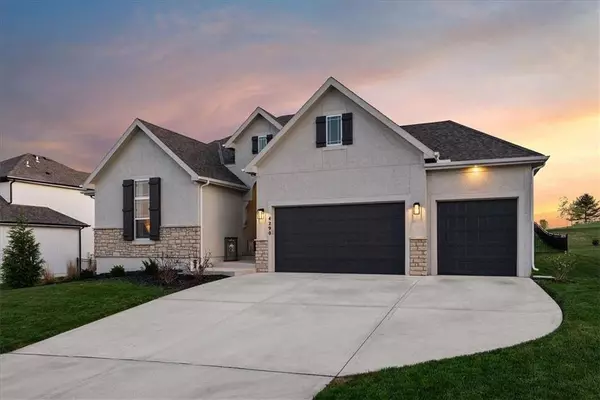 4290 Aspen DR, Basehor, KS 66007