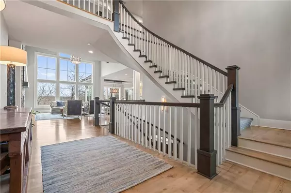 16401 W Loch Lloyd Pkwy, Loch Lloyd, MO 64012