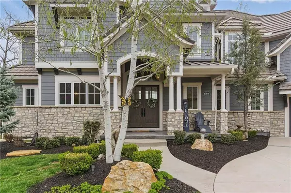 16401 W Loch Lloyd Pkwy, Loch Lloyd, MO 64012