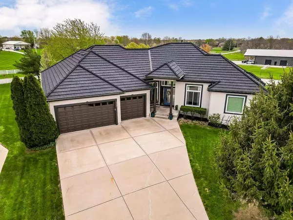 517 SE Snaffle Bit CT, Lee's Summit, MO 64082