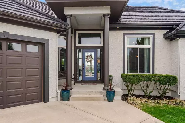 517 SE Snaffle Bit CT, Lee's Summit, MO 64082