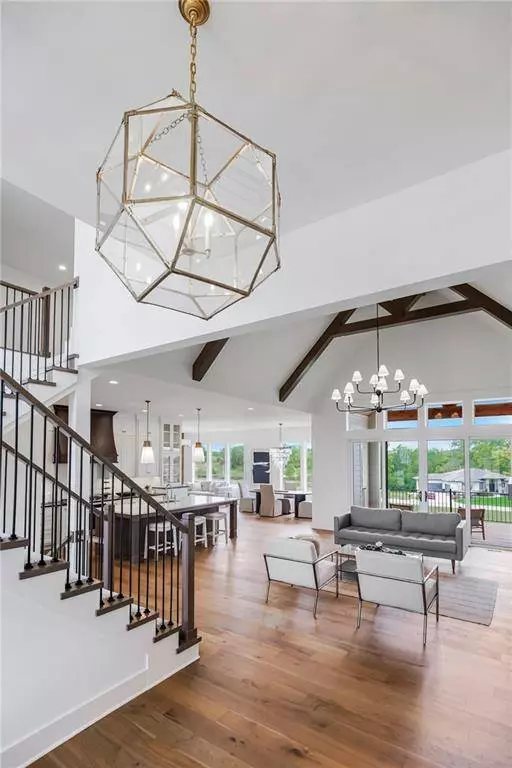 2813 W 175th PL, Overland Park, KS 66085